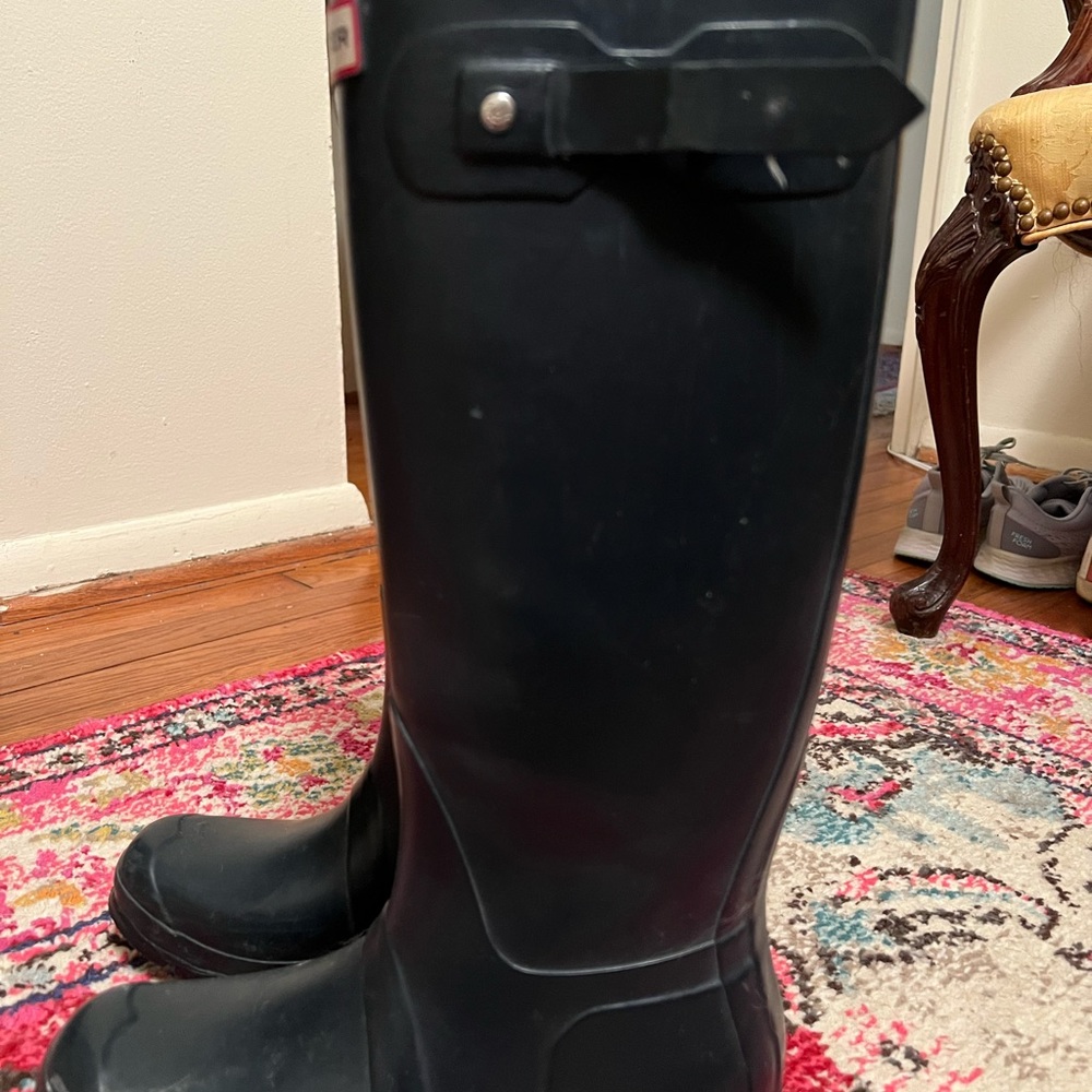 Hunter navy rain boots - Picture 4 of 8